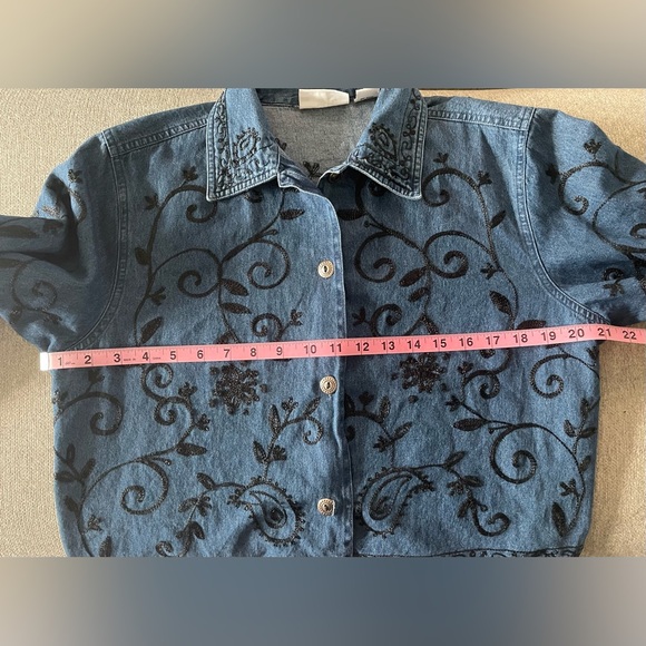 Parisian Works Embroidered Button Front Jean Shirt Shacket Blue Size Medium - Picture 9 of 10